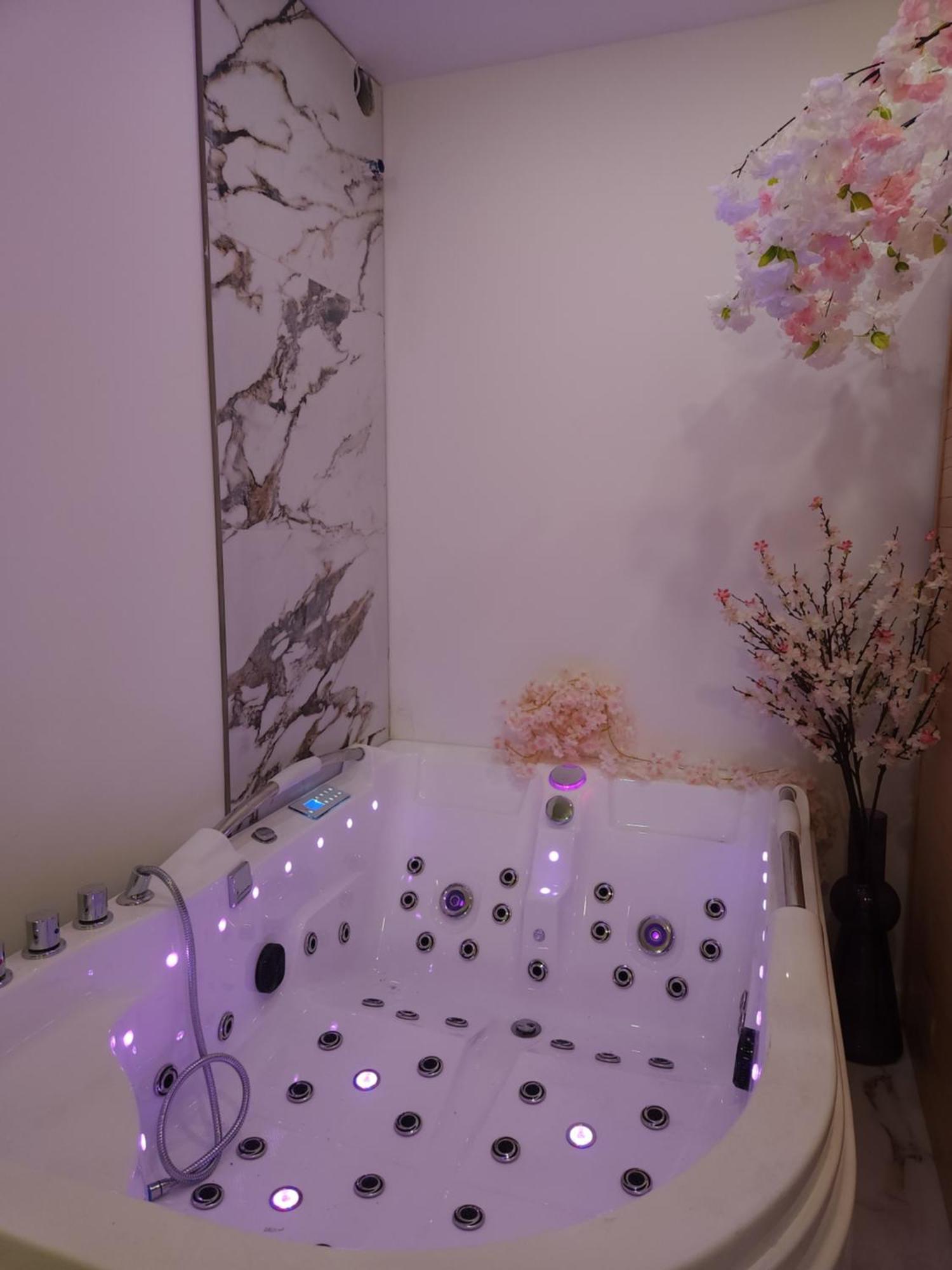 New In Gdansk! Red Room In The Heart Of Gdansk - Bdsm - With A Luxury Jacuzzi And Access To A Sauna Екстериор снимка